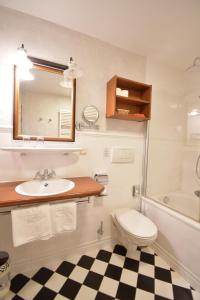 Koupelna v ubytování AKZENT Hotel Franziskaner