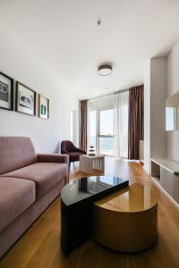 Χώρος καθιστικού στο Sea view Royal Apartments Tre Canne