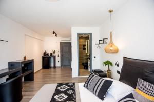 A & B Minimal Suite ΙΙ with Sea View in Argostoli的厨房或小厨房