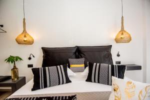 A & B Minimal Suite ΙΙ with Sea View in Argostoli的休息区