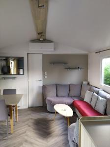 Fotografia z galérie ubytovania Location K286 Mobil-home excellence range at Les Charmettes 4 v destinácii Les Mathes