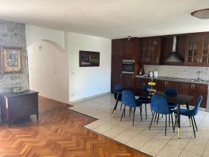 Kuchyň nebo kuchyňský kout v ubytování Villa Magia sul Mare