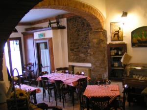 ห้องอาหารหรือที่รับประทานอาหารของ Locanda Vecchia Osteria