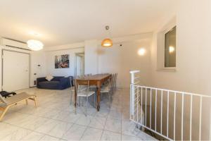 Gallery image of Beachfront Haven Sleeps 8 maximum 9 Sea Views terrace and high speed Wi-Fi in Roseto degli Abruzzi +4 photos
