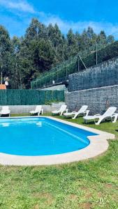 Het zwembad bij of vlak bij Villa Lucerna