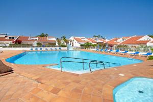The swimming pool at or close to Vcv Bungalow Belda