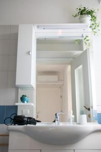 Φωτογραφία από το άλμπουμ του OLIVE TREE private room in home σε Merate