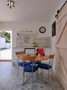 Kuchyň nebo kuchyňský kout v ubytování Apartmány Modrý Dom