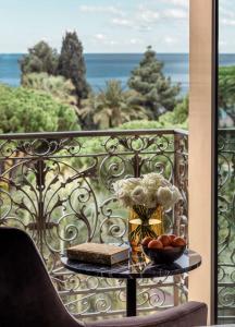 Ein Balkon oder eine Terrasse in der Unterkunft Anantara Plaza Nice Hotel