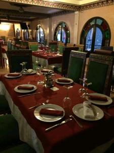 מסעדה או מקום אחר לאכול בו ב-Maison d'Hôtes Akchour