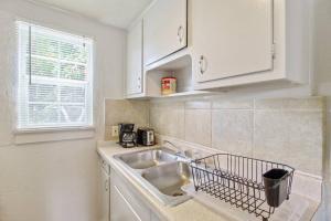 Köök või kööginurk majutusasutuses Affordable for long stay great for travel workers