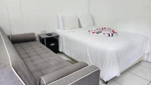 Tempat tidur dalam kamar di Caribbean Dream Vacation Property CD4