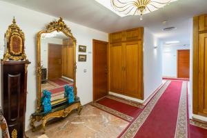 Postel nebo postele na pokoji v ubytování Hotel Riad Arruzafa + 37 fotografií