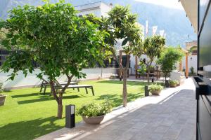 Κήπος έξω από το Villa Rosina