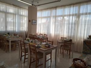 Jedlo v ubytovaní bed & breakfast alebo blízkom okolí