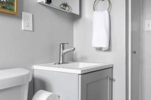 Bilik mandi di Westlake Escape +22 gambar