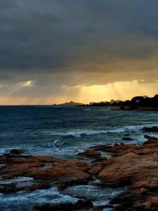 Fotografia z galérie ubytovania Superbe Appartement bord de mer aux sanguinaires v destinácii Ajaccio