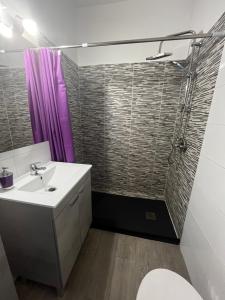 Ένα μπάνιο στο CASA DOMINGO 3 +4 φωτογραφίες