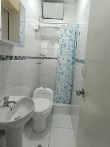Phòng tắm tại Room 5 Star Miraflores
