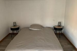 Posteľ alebo postele v izbe v ubytovaní Duplex à Monteux centre, 5 couchages distincts, LOCAL VELOS