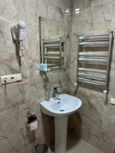Baðherbergi á Hotel Khulo lnn