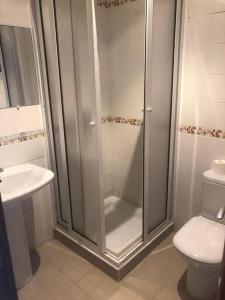 Bilik mandi di Appartement Neuf en Face de la Plage - FNIDEQ
