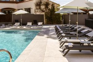 Бассейн в Holiday Inn Perpignan by IHG или поблизости