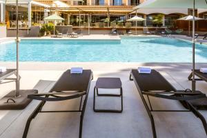 Бассейн в Holiday Inn Perpignan by IHG или поблизости