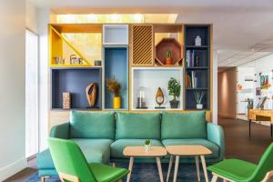 Гостиная зона в Holiday Inn Perpignan by IHG