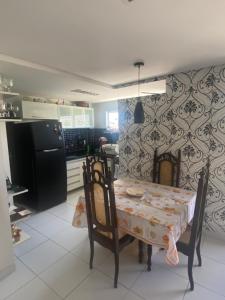 Área de jantar no apartamento