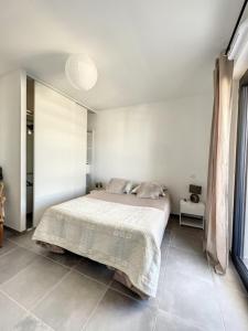 Zdjęcie z galerii obiektu T2 centre Folelli avec parking à 5 min de la plage w mieście Folelli