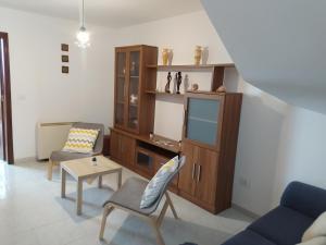 Część wypoczynkowa w obiekcie Vivienda en el casco histórico de Baiona