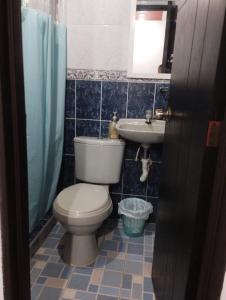 Bilik mandi di El Hogar de Ami