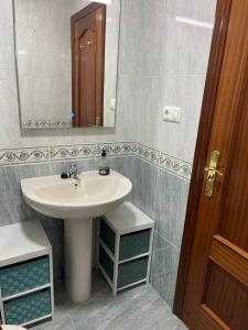 Koupelna v ubytování Acogedor apartamento en Gijón , VUT1020AS