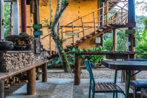 Uma varanda ou terraço em Cambuca Surf Skate