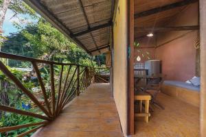 Uma varanda ou terraço em Cambuca Surf Skate