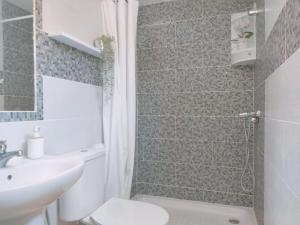 A bathroom at La casita