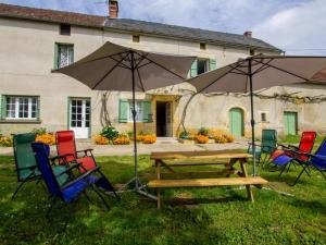 Κήπος έξω από το Gîte avec jardin, jacuzzi, proche Sarlat et Lascaux, idéal pour familles et amis - FR-1-616-246