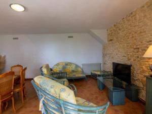 Χώρος καθιστικού στο Gîte avec jardin, jacuzzi, proche Sarlat et Lascaux, idéal pour familles et amis - FR-1-616-246
