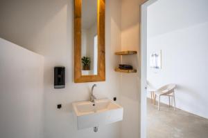 Baðherbergi á Boutique Hotel & apartments JT Curaçao