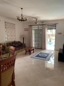 Gallery image of Homestay Banglo, Private Swimming Pool, 3 Rooms with Aircond in Kuala Terengganu