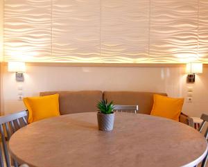 Posezení v ubytování Alonia Hotel