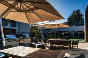 Χώρος καθιστικού στο Menlo Park 2BR w Pool Ball Courts nr Top Schools SFO-457
