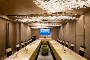 Ramada Encore by Wyndham Siliguri Sevoke Road商务区和/或会议室