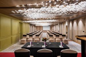 Ramada Encore by Wyndham Siliguri Sevoke Road商务区和/或会议室