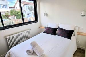 Posteľ alebo postele v izbe v ubytovaní Studio Chic & Garden - Parking - Wifi - TV
