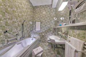 Koupelna v ubytování Hotel Terme Antoniano