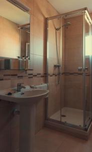 Un baño de Hostal Esfigueral