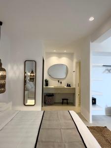 Gallery image of Quattro Venti Suites Mykonos in Tourlos