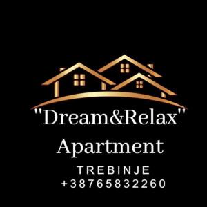 un logo pour une agence immobilière avec une maison dans l'établissement Apartment ''Dream&Relax'' Trebinje, à Trebinje